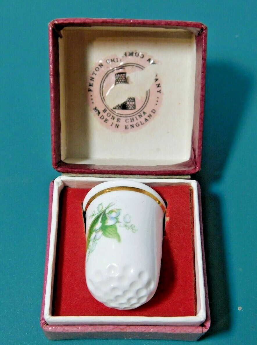 NIB Vintage 'Fenton China Company' Flowers Bone China Thimble Made in England