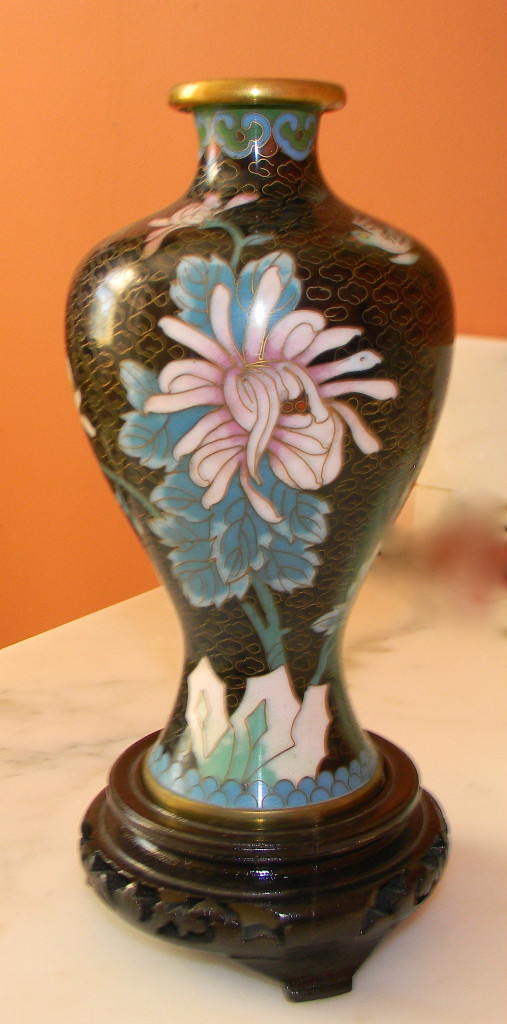 Beautiful 1950' Cloisonne Enamel Black Vase Chrysanthemum Flowers.
