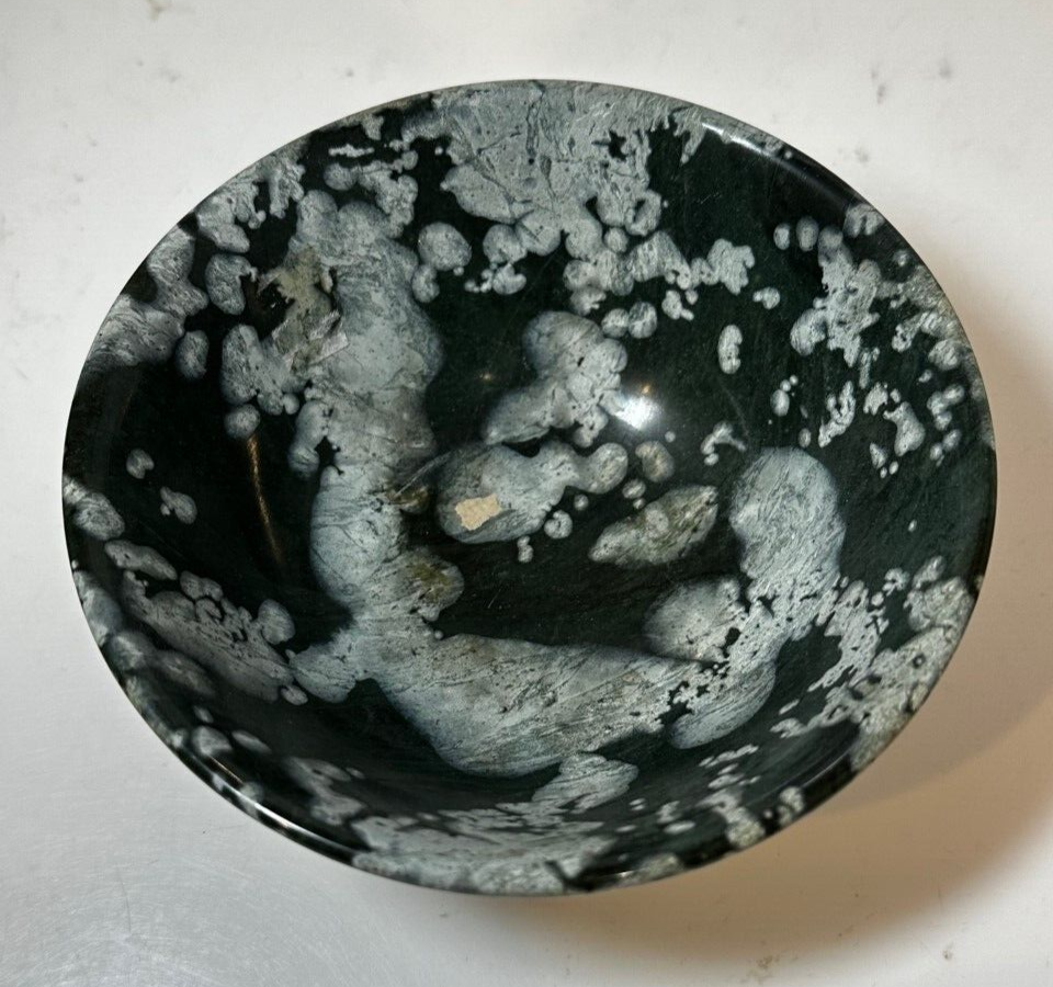 Vintage Carved Green " Moss in the Snow" Jade Nephrite Stone Compote Bowl 160g