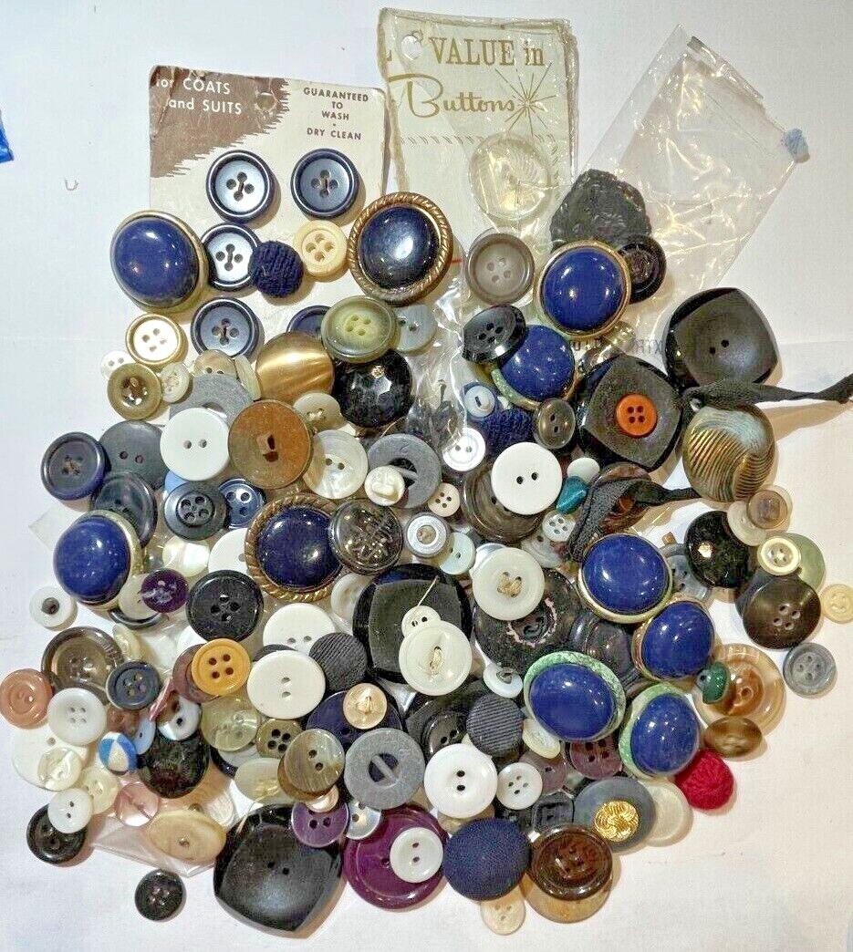 Vintage Plastic Metal MOP Enamel Gold Silver Tone Lot of Buttons SP 23