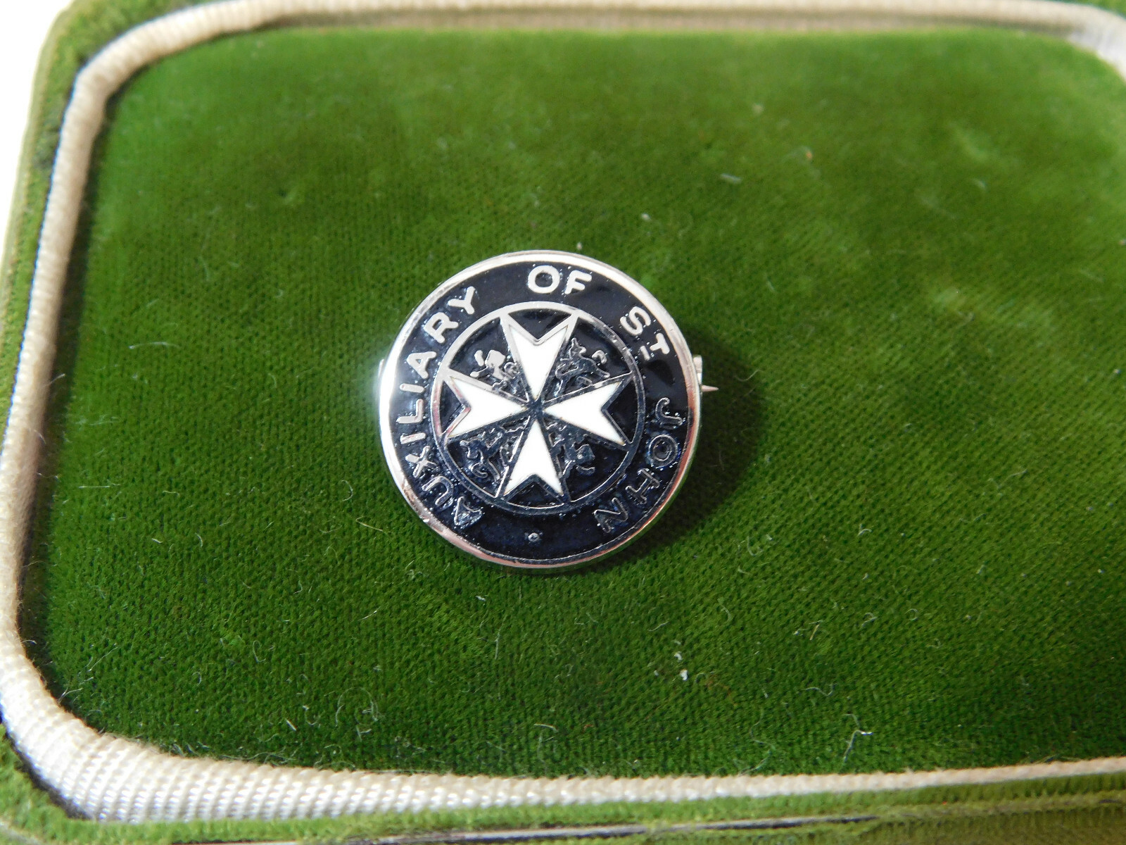 Wales Ambulance Brigade Auxiliary of St John Enamel Badge Pin  Ck 67