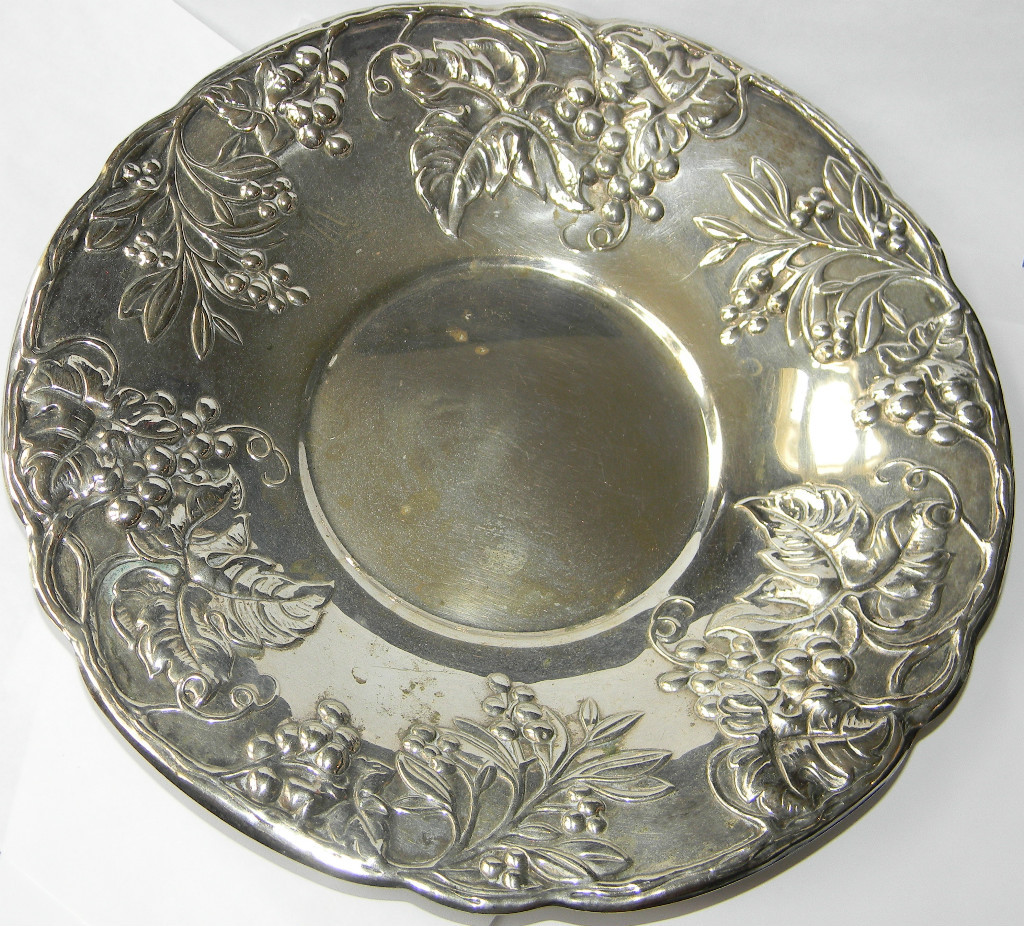 Vintage Silverplate Round Dish Grape Vine Embossed Pilgrim Co. P445